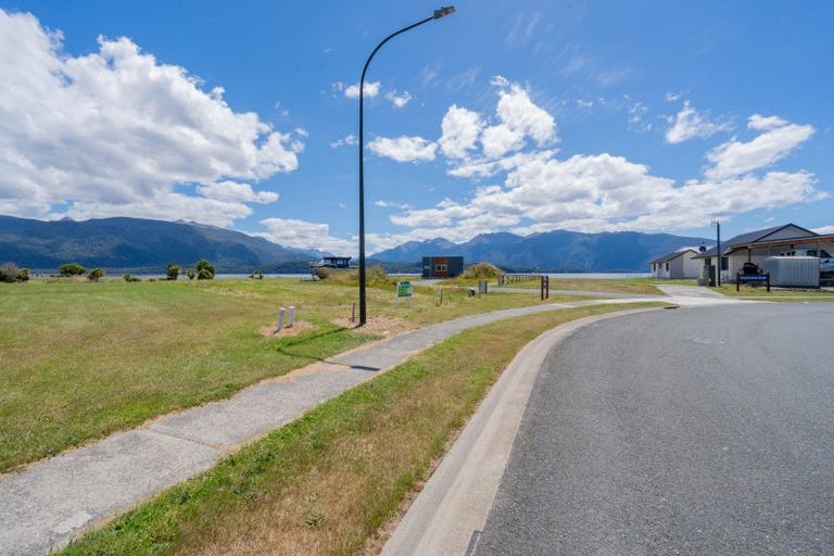 Photo of property in 75 Takitimu Avenue, Te Anau, 9600