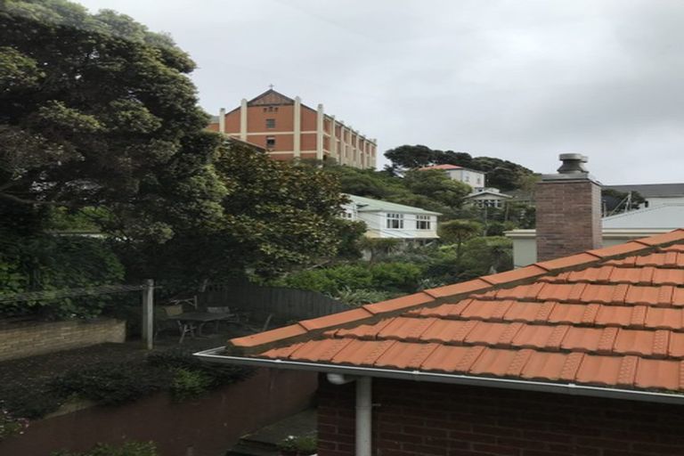 Photo of property in 1/18 Oriental Terrace, Oriental Bay, Wellington, 6011