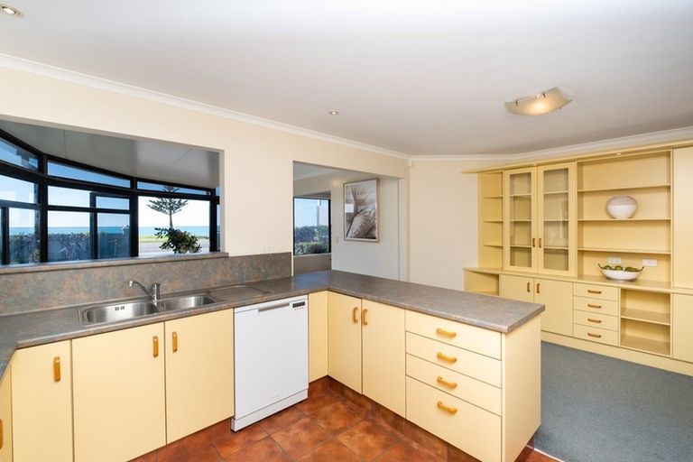 Photo of property in 71 The Esplanade, Westshore, Napier, 4110