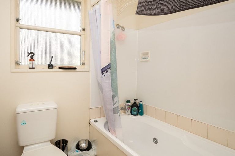 Photo of property in 77 Manor Place, Dunedin Central, Dunedin, 9016