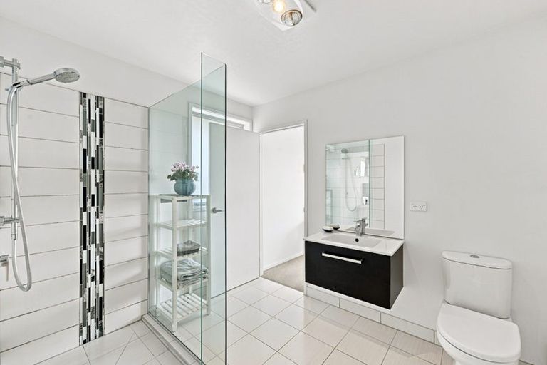 Photo of property in 136 Pinchgut Road, Kaukapakapa, 0873