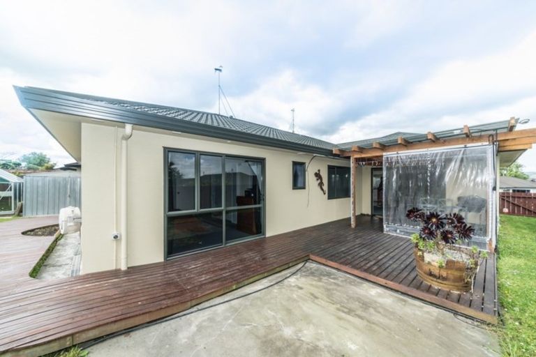 Photo of property in 11 Aspen Way, Kelvin Grove, Palmerston North, 4414