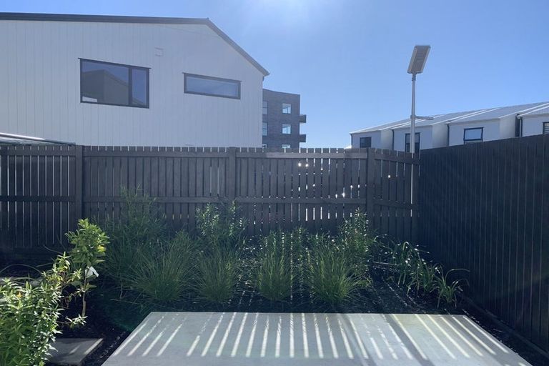 Photo of property in 18 Hema Road, Hobsonville, Auckland, 0616