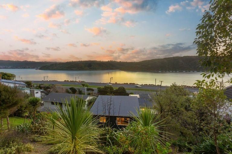 Photo of property in 32 Papakowhai Road, Papakowhai, Porirua, 5024