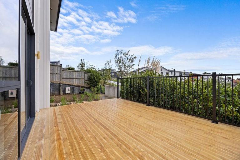 Photo of property in 17 Bremner Ridge Street, Flat Bush, Auckland, 2019
