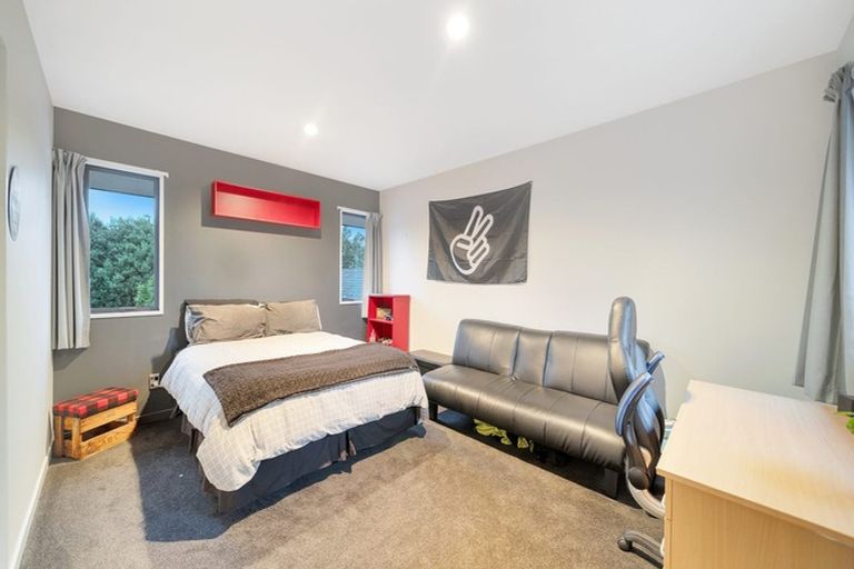 Photo of property in 2a Westburn Terrace, Burnside, Christchurch, 8041