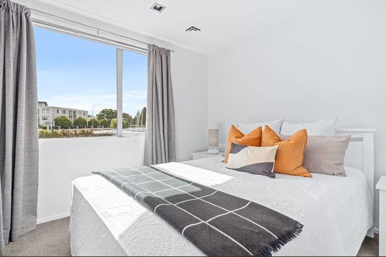 Photo of property in Shoal Haven Apartments, 307a/130 Anzac Street, Takapuna, Auckland, 0622