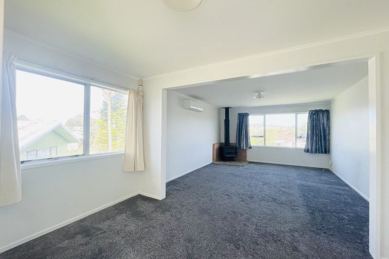 Photo of property in 90 Oriel Avenue, Tawa, Wellington, 5028