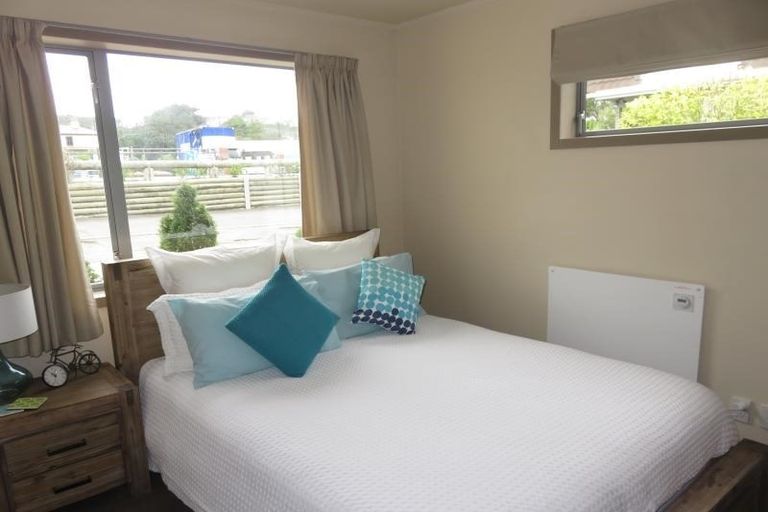 Photo of property in 241 Middleton Road, Glenside, Wellington, 6037