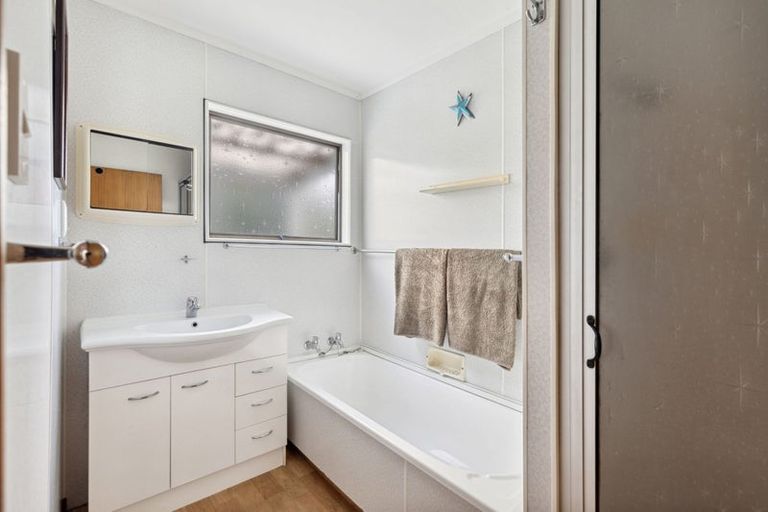 Photo of property in 8 Cliff Road, Tasman, Upper Moutere, 7173