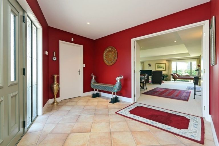 Photo of property in 1b Neeve Place, Taradale, Napier, 4112