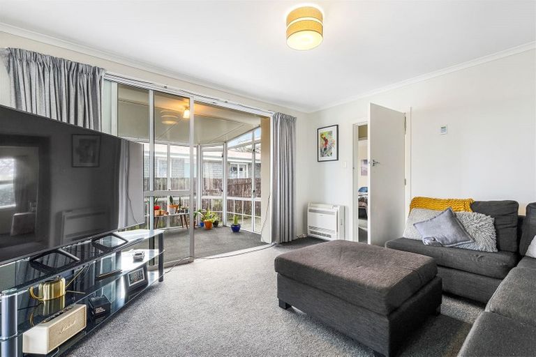 Photo of property in 12 Greenhurst Street, Sockburn, Christchurch, 8042