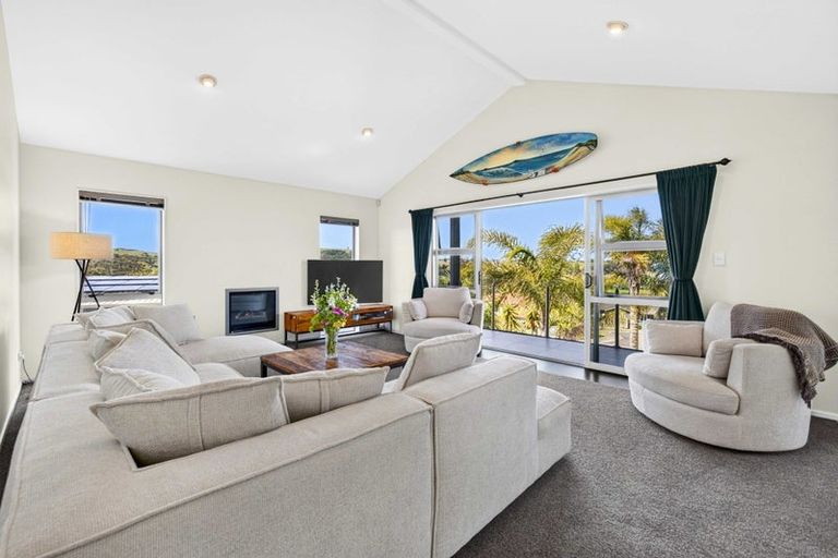 Photo of property in 21 Kotanui Avenue, Army Bay, Whangaparaoa, 0930