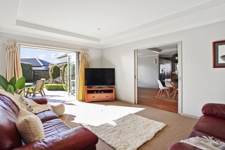 Photo of property in 35 Country Palms Drive, Halswell, Christchurch, 8025