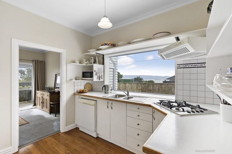 Photo of property in 122 Homebush Road, Khandallah, Wellington, 6035