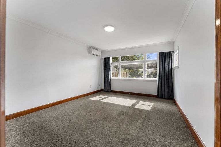 Photo of property in 1/43 Aorangi Road, Bryndwr, Christchurch, 8053