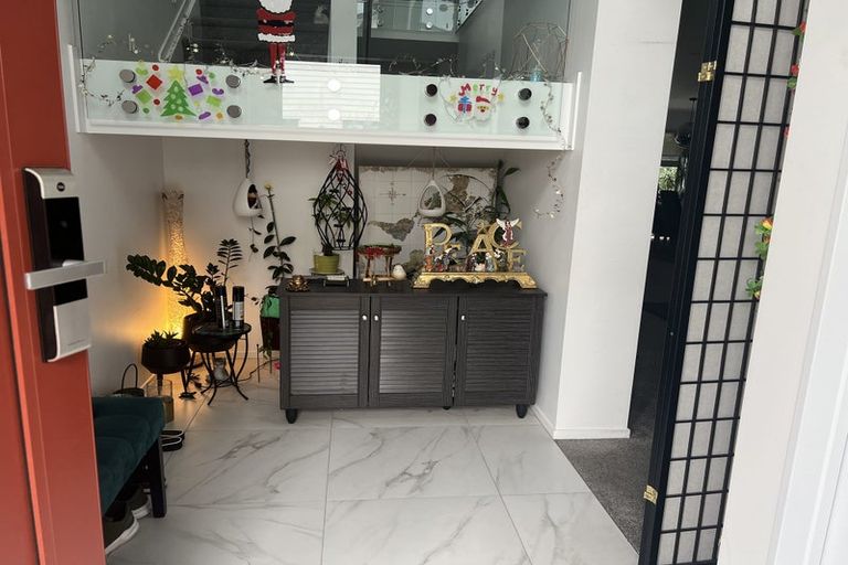 Photo of property in 9a Alan Avenue, Henderson, Auckland, 0610