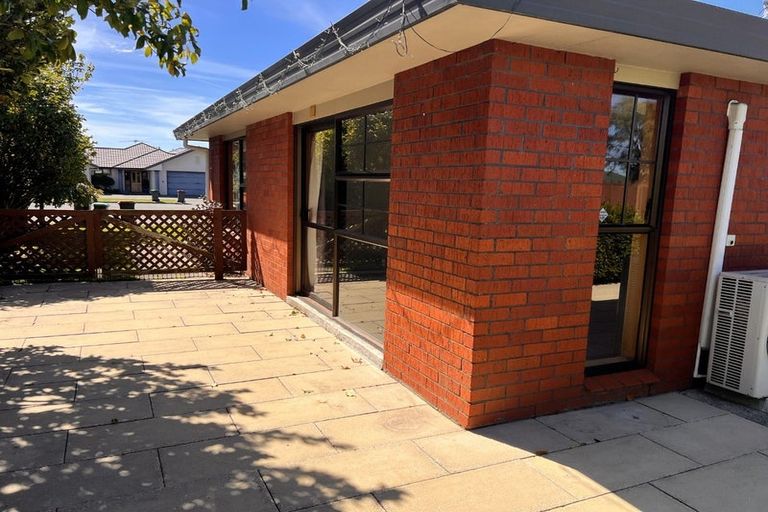 Photo of property in 15 Sheraton Place, Redwood, Christchurch, 8051