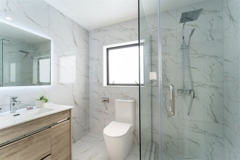 Photo of property in 30c Godley Road, Green Bay, Auckland, 0604