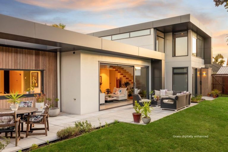 Photo of property in 107 Hawthorne Street, Strowan, Christchurch, 8052