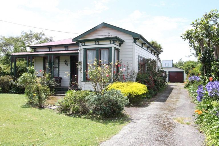 Photo of property in 2 Cambridge Street, Pahiatua, 4910