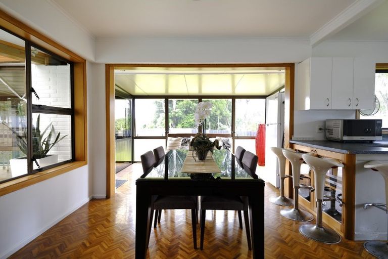 Photo of property in 98 Grande Vue Road, Hillpark, Auckland, 2102