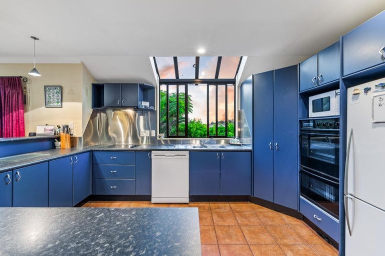 Photo of property in 4 Tellin Close, Massey, Auckland, 0614