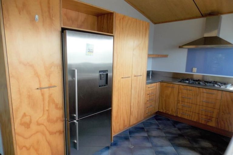 Photo of property in 24 Signallers Grove, Strathmore Park, Wellington, 6022