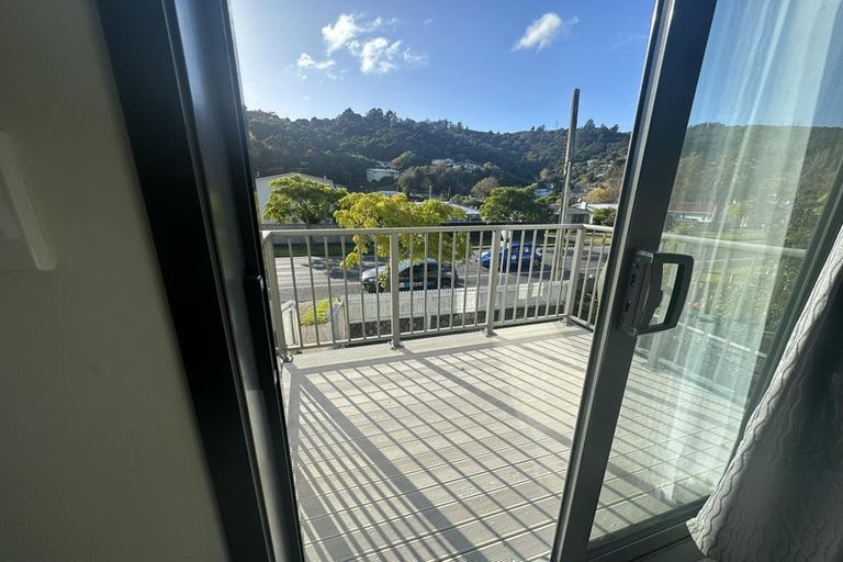 Photo of property in 28 Stokes Valley Road, Stokes Valley, Lower Hutt, 5019