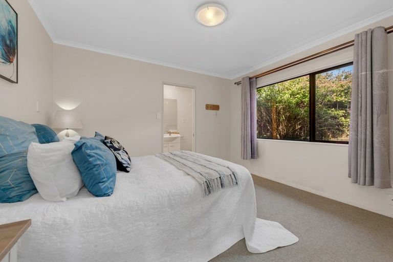 Photo of property in 6 Edingale Court, Flat Bush, Auckland, 2019