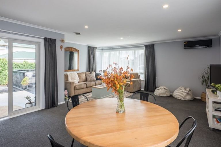 Photo of property in 2 Konini Grove, Raumati Beach, Paraparaumu, 5032