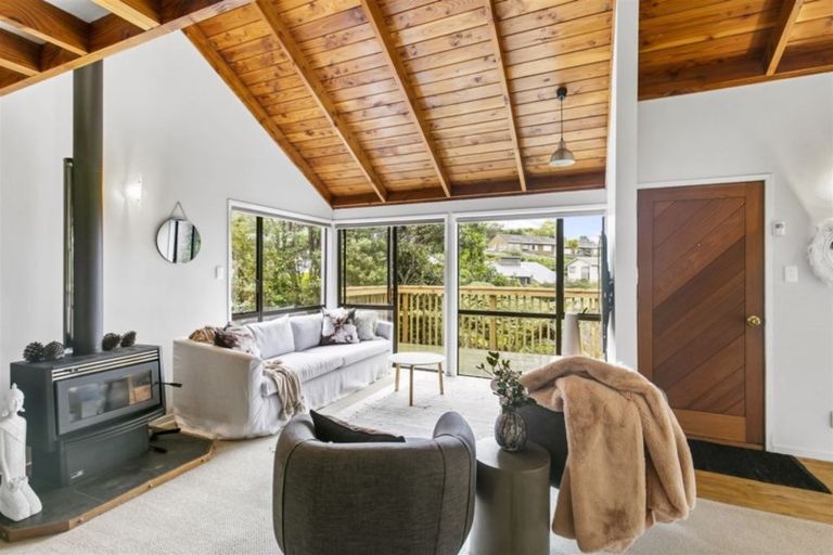 Photo of property in 2 Menear Lane, Hillcrest, Auckland, 0627