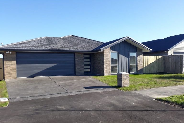 Photo of property in 26 Broadway Parade, Rolleston, 7615