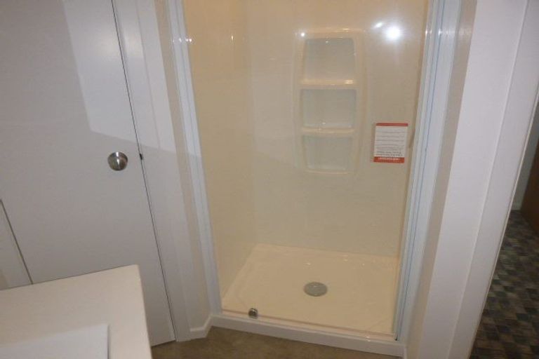 Photo of property in 2b Garden Road, Northland, Wellington, 6012