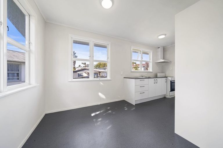 Photo of property in 9 Malmo Place, Manurewa, Auckland, 2102