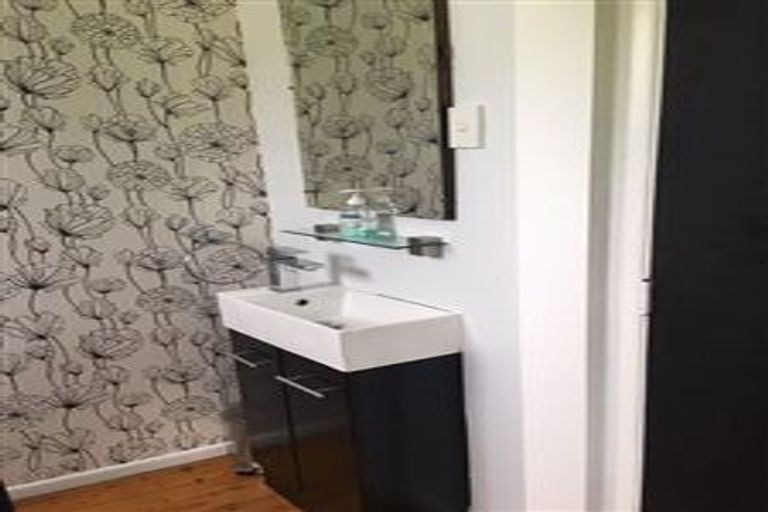 Photo of property in 27 Durham Street, Cannons Creek, Porirua, 5024