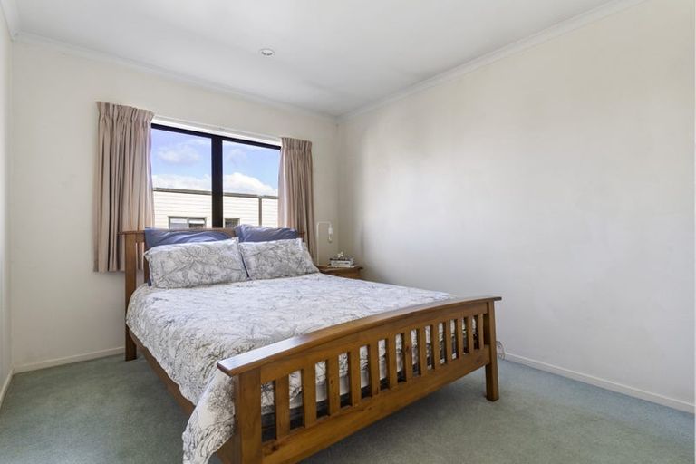 Photo of property in 5/15 Harbour View Road, Te Atatu Peninsula, Auckland, 0610