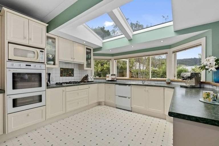 Photo of property in 10 Prouse Grove, Silverstream, Upper Hutt, 5019