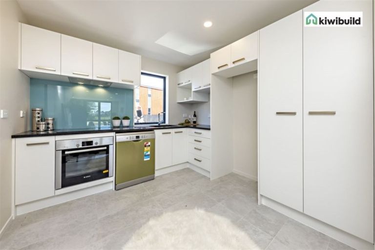 Photo of property in 73 Walsh Road, Papakura, 2110