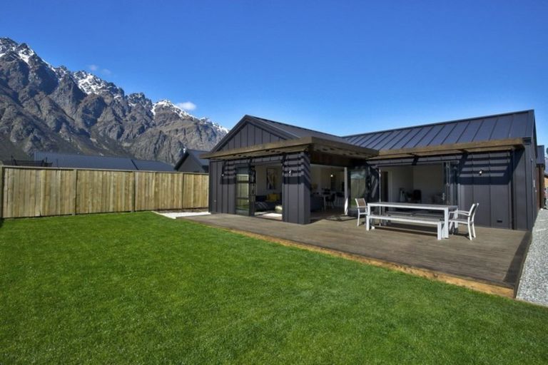 Photo of property in 24 Shepherd Road, Jacks Point, Queenstown, 9371