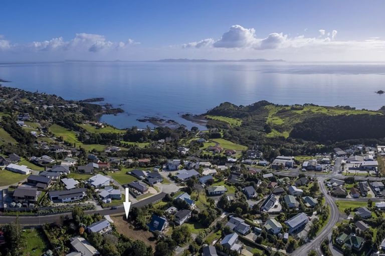 Photo of property in 12 Nancy Wake Place, Cable Bay, 0420