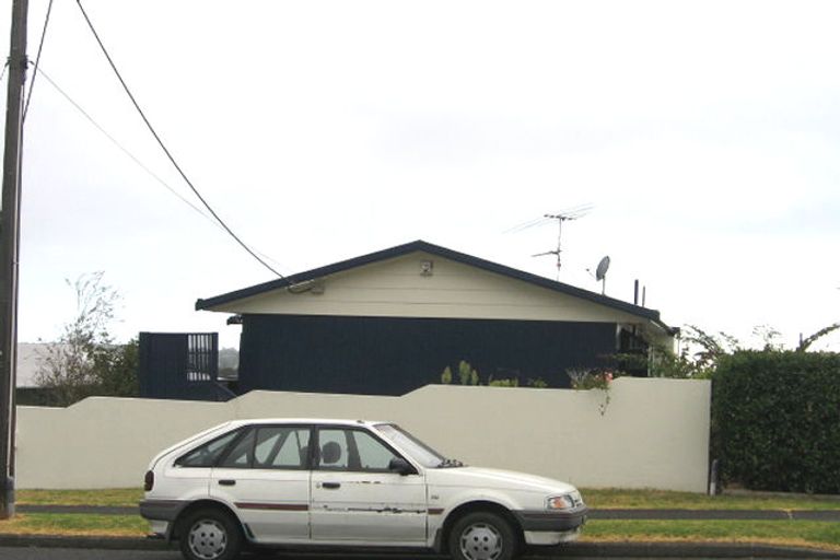 Photo of property in 11 Beatrice Avenue, Hillcrest, Auckland, 0627