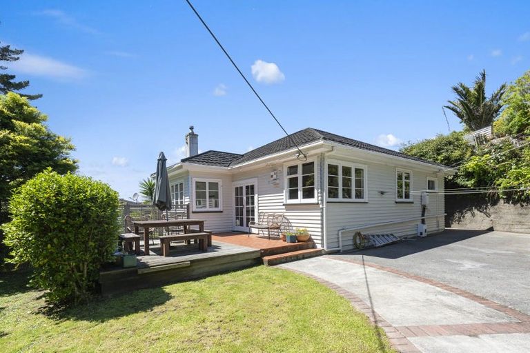 Photo of property in 73 Ironside Road, Johnsonville, Wellington, 6037