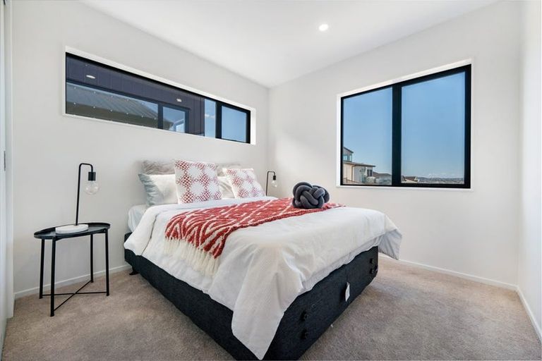 Photo of property in 13/90 Picasso Drive, West Harbour, Auckland, 0618