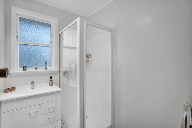Photo of property in 2/6 Essex Street, Vogeltown, New Plymouth, 4310