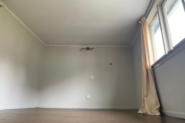 Photo of property in 8 Evelyn Road, Cockle Bay, Auckland, 2014