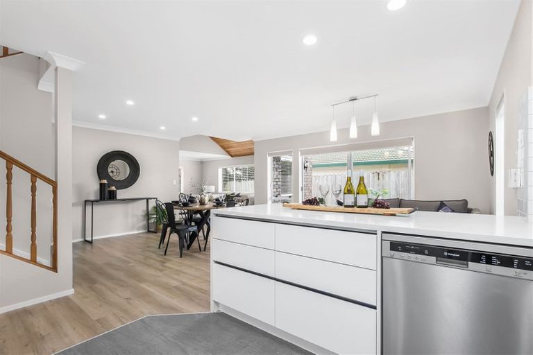 Photo of property in 7 Tarnica Road, Northpark, Auckland, 2013