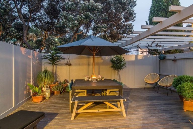 Photo of property in 7 Samoa Street, Kilbirnie, Wellington, 6022