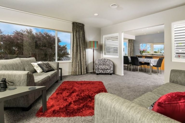 Photo of property in 2a Midway Avenue, Castor Bay, Auckland, 0620