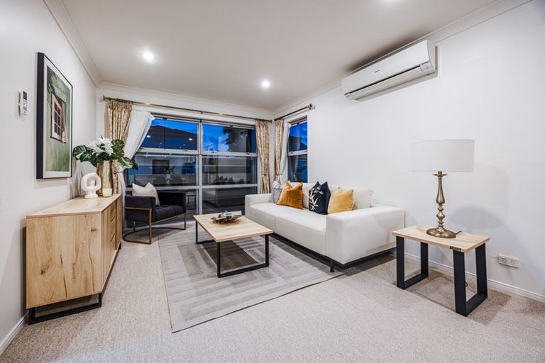 Photo of property in 24 Darion Drive, Flat Bush, Auckland, 2019